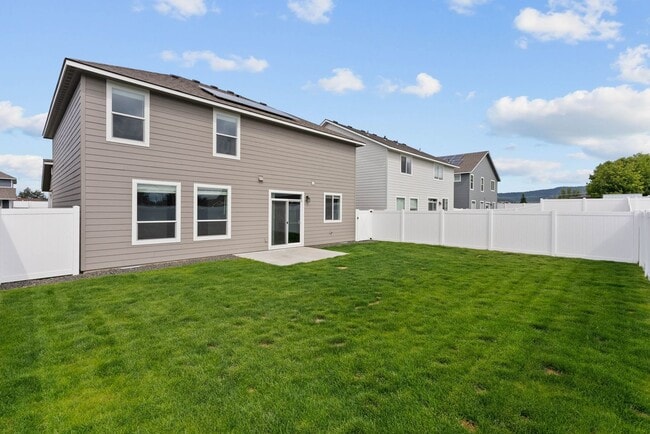 Building Photo - 17502 E Maxwell Ave