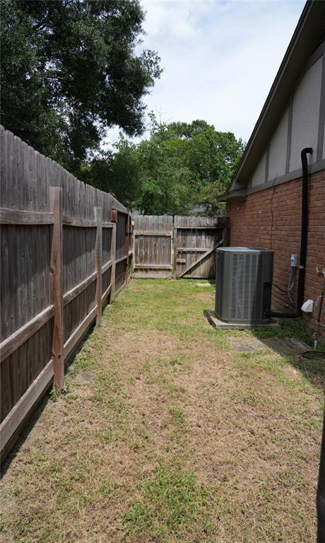 Building Photo - 17115 Kings Walk Ln