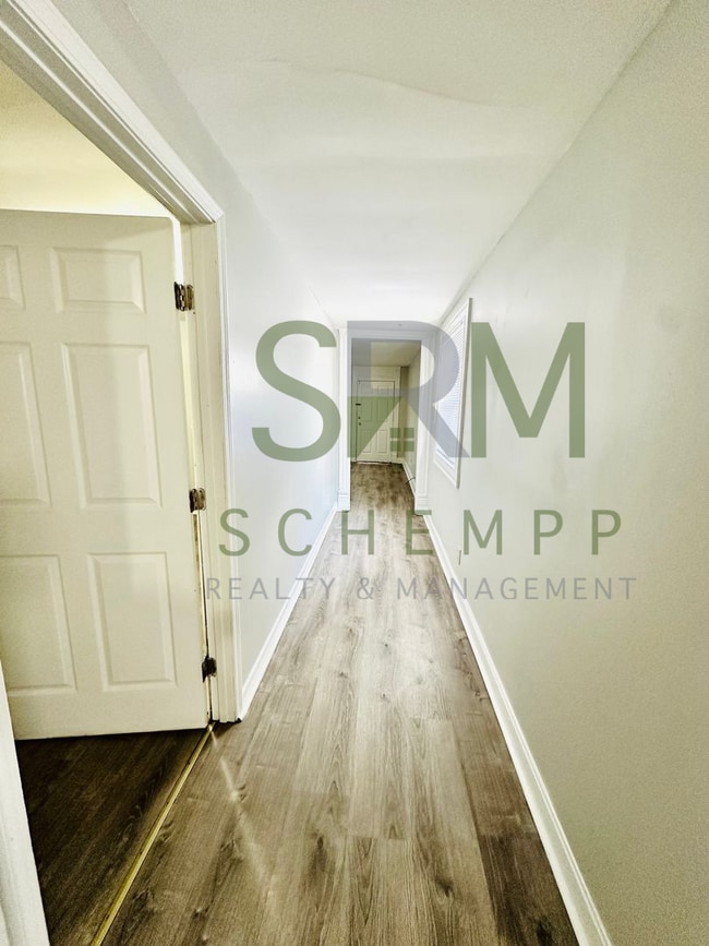 Building Photo - Spacious 2-3 bedroom home in Park Hill- Section 8 accepted