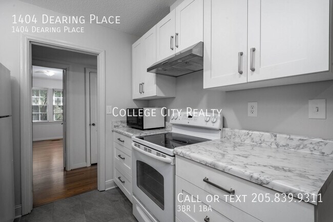 Building Photo - 1404 Dearing Pl