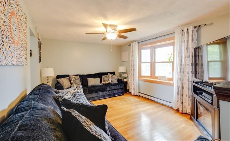 Building Photo - 52 Winnepurkit Ave