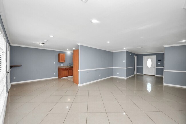 Building Photo - 5920 Conley St