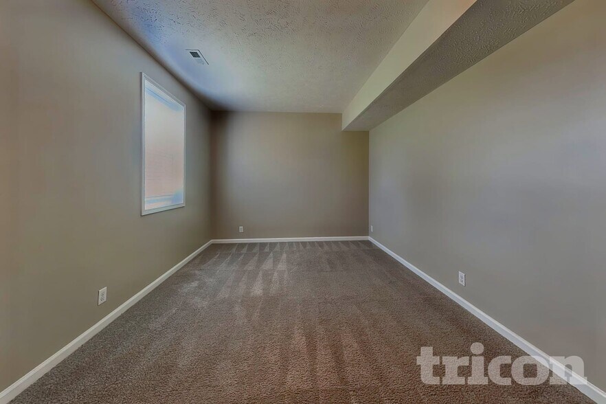 Building Photo - 1612 Broad Cir