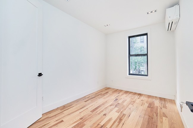 Building Photo - 126 Winthrop St