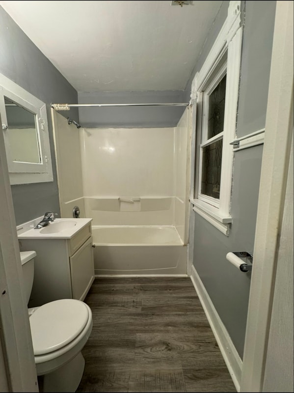 Building Photo - 923 16th Ave