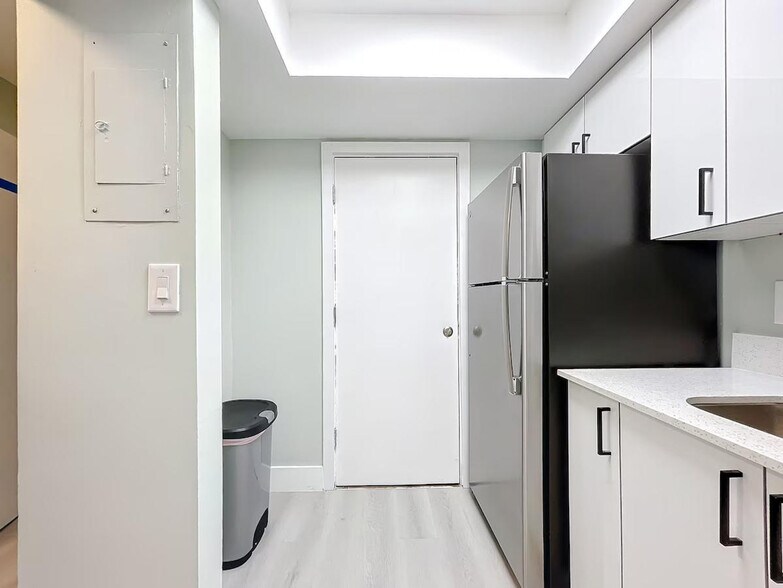 Building Photo - 1401 SE 15th St