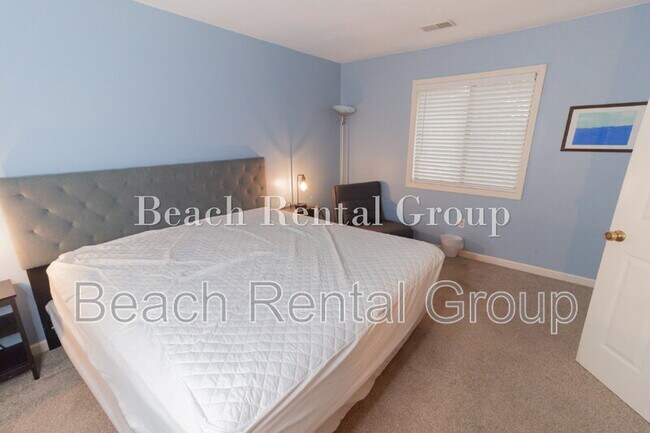 Building Photo - 4109 Pinehurst Cir