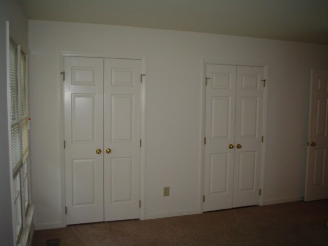 Building Photo - Convenient Location!! Spacious Bedrooms! S...