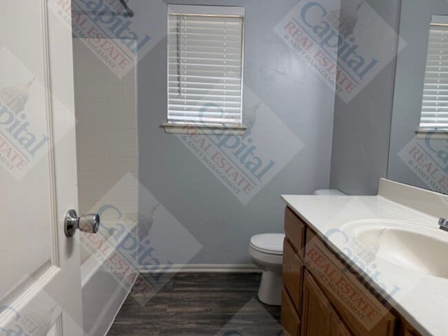 Building Photo - 1720 Briarcreek