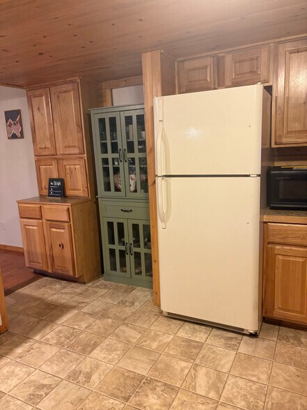 Building Photo - 139 Pine Hollow Rd