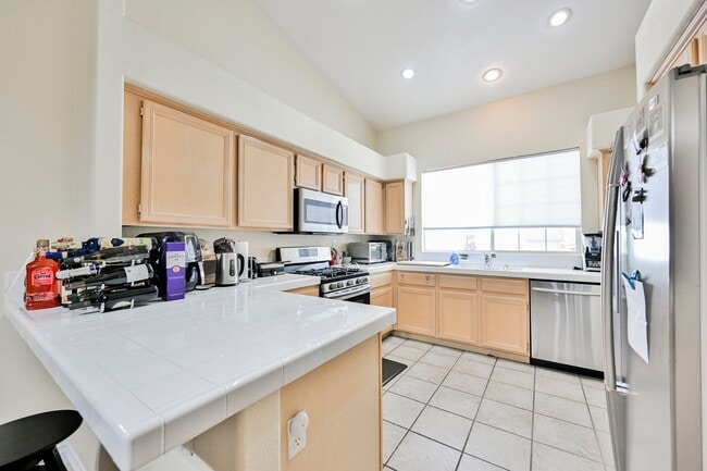Building Photo - Summerlin - Single Story Townhome -