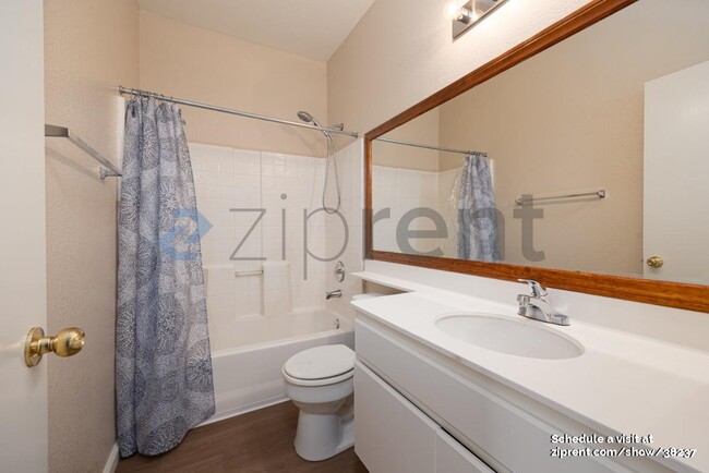 Building Photo - 10705 Wexford St