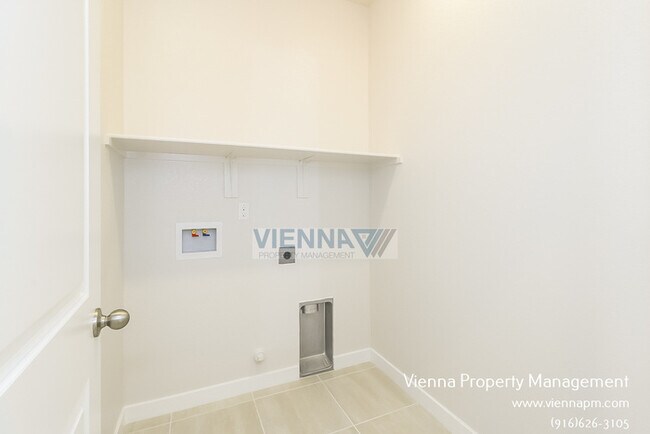 Building Photo - 3935 Prairie Blues St