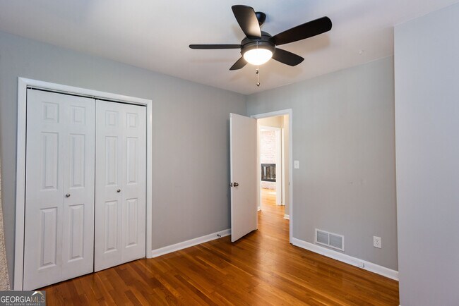 Building Photo - 80 Pinehurst Ln