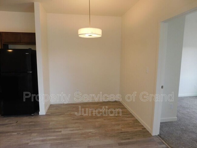 Building Photo - 658 Brookwillow Loop