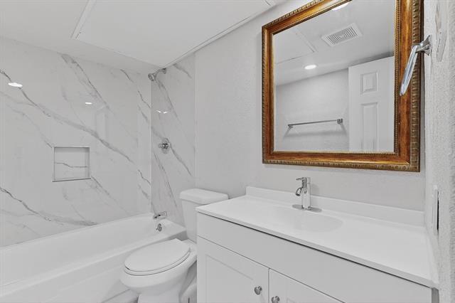 Building Photo - 5516 Laredo Ln