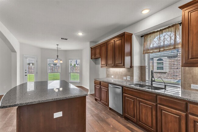 Building Photo - 1209 Rogers Parkway
