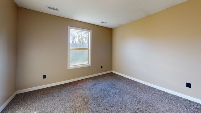 Building Photo - 6123-6125 Pinto Lane