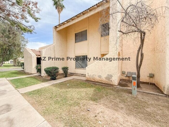 Building Photo - 4440 W Solano Dr N