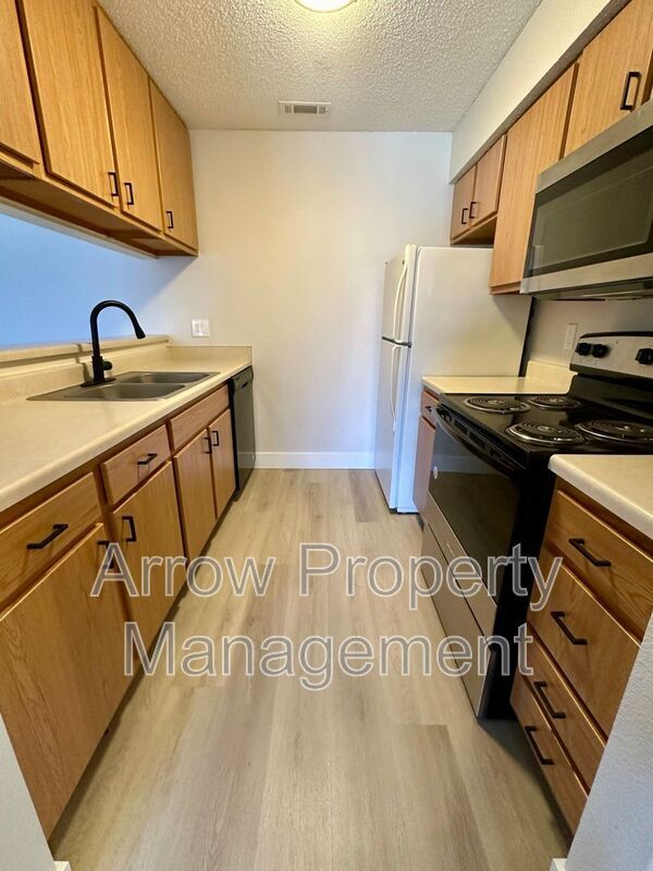 Building Photo - 2340 N 44th St