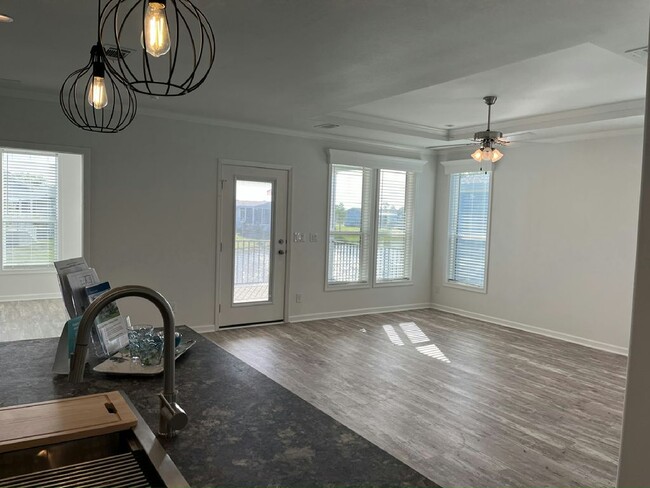 Building Photo - 7812 Cameo Ln