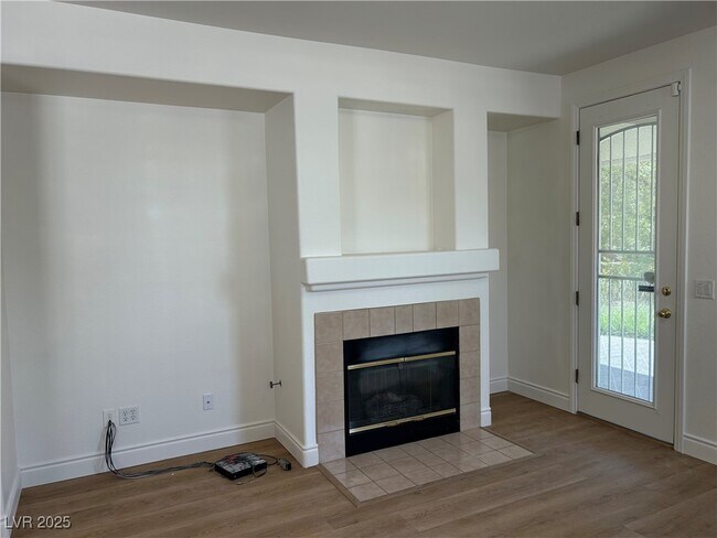 Building Photo - 3217 Ridgecliff St