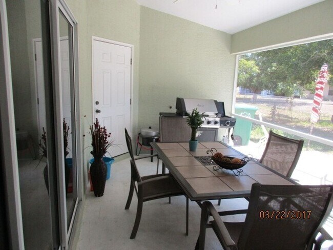 Building Photo - Single Family SW area Home with a Fenced Yard