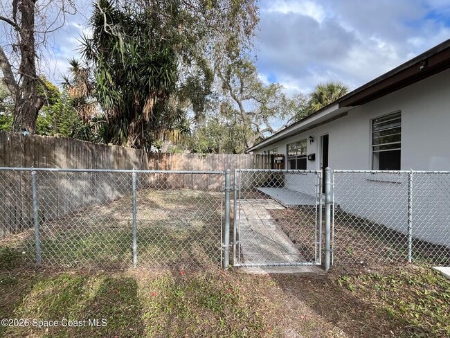 Building Photo - 1805 Guava Ave