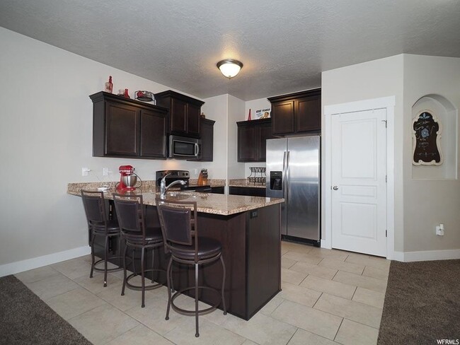 Building Photo - 1646 Venetian Way