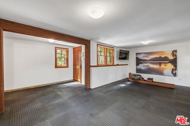 Building Photo - 27 Latimer Rd