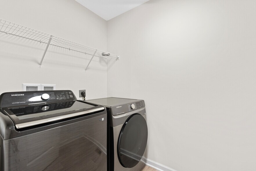 Building Photo - 1375 Theodore Dr