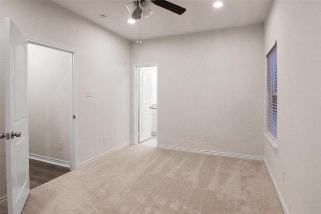 Building Photo - 16980 W Ivanhoe St