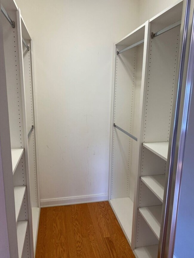 Building Photo - 1567 Napoli Dr W