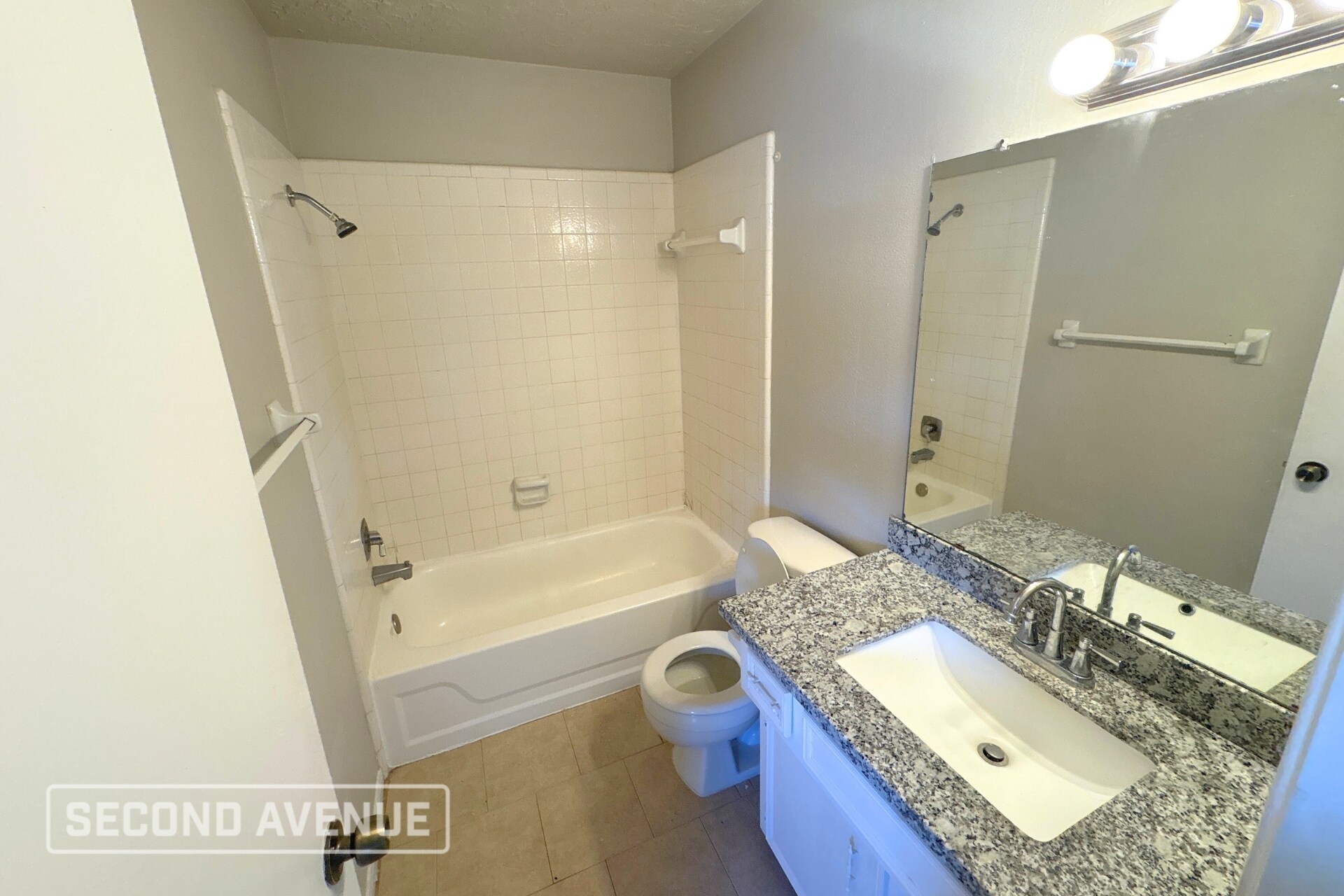 Building Photo - 3008 Beecave Dr