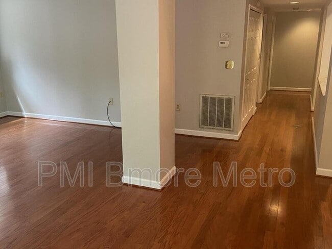 Building Photo - 5712 Roland Ave