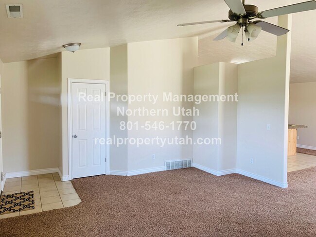 Building Photo - 3 Bedroom 2 Bath Home Now Available!