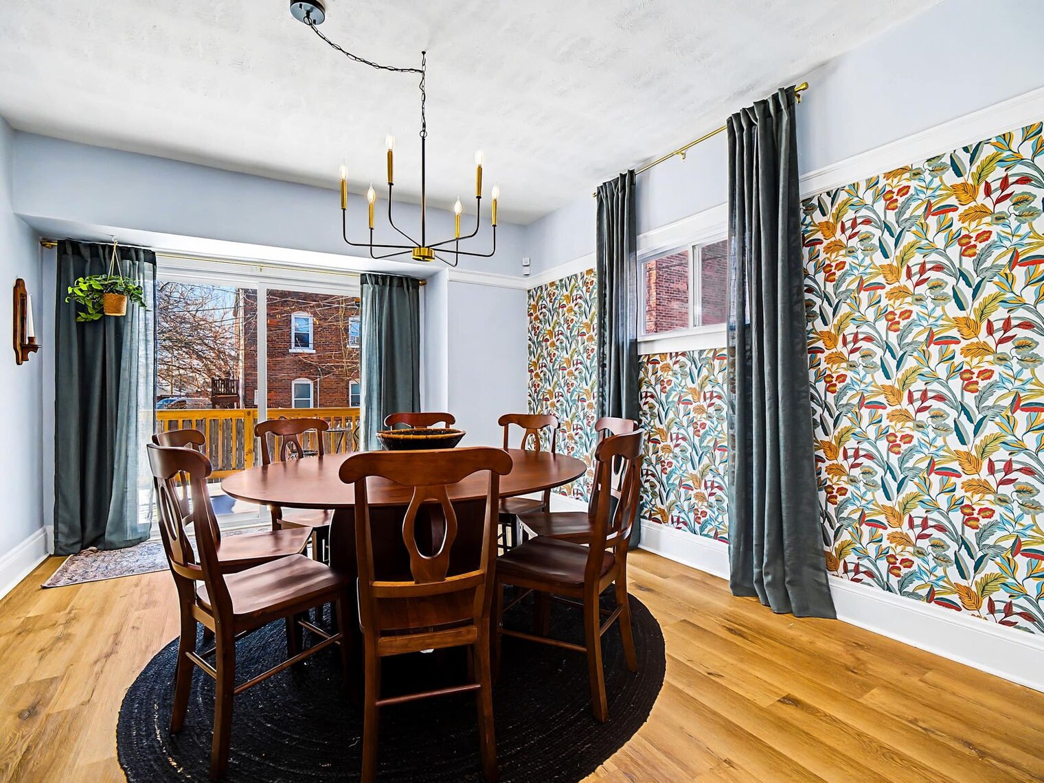 Building Photo - 2010 Chesterland Ave