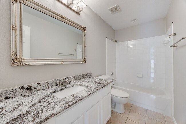 Building Photo - 2271 Fieldcrest Dr