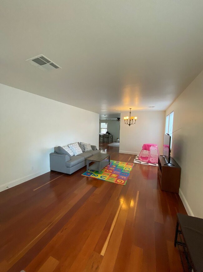 Building Photo - *COMING SOON* LAS VEGAS TWO STORY HOME WITH  4 BEDROOMS!!