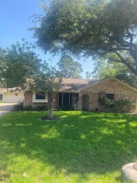 Building Photo - 3206 Vandyke Dr