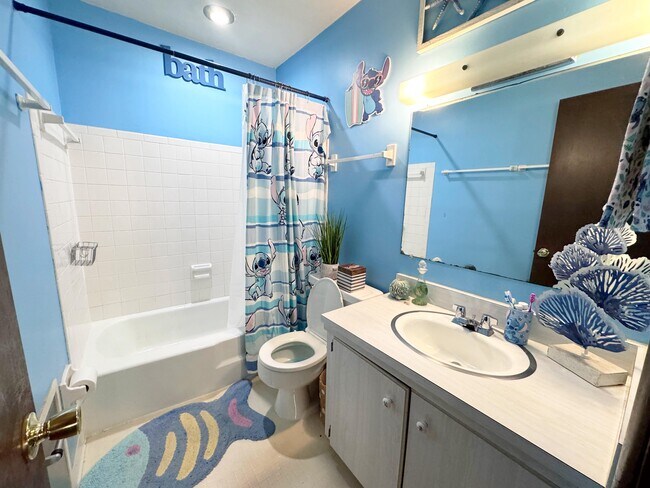 Building Photo - 4554 Sandringham Dr