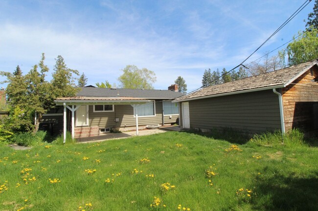 Building Photo - 129 W 39th Ave