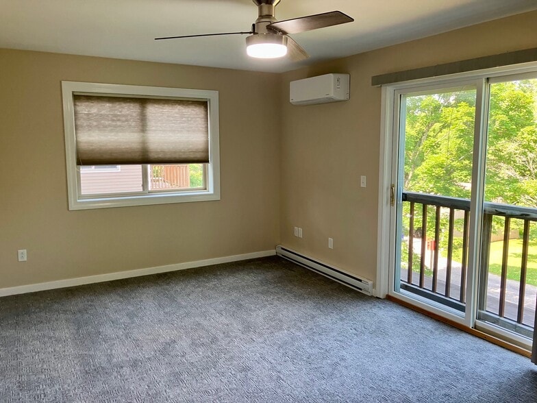 Primary Bedroom - H5 Stonehedge Dr