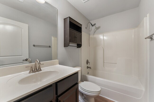 Building Photo - 323 Harbor Glen Dr SW