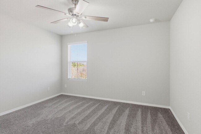 Building Photo - ***$1,000 off APRIL Move In