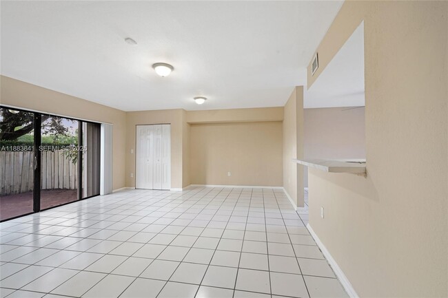 Building Photo - 3208 San Remo Cir