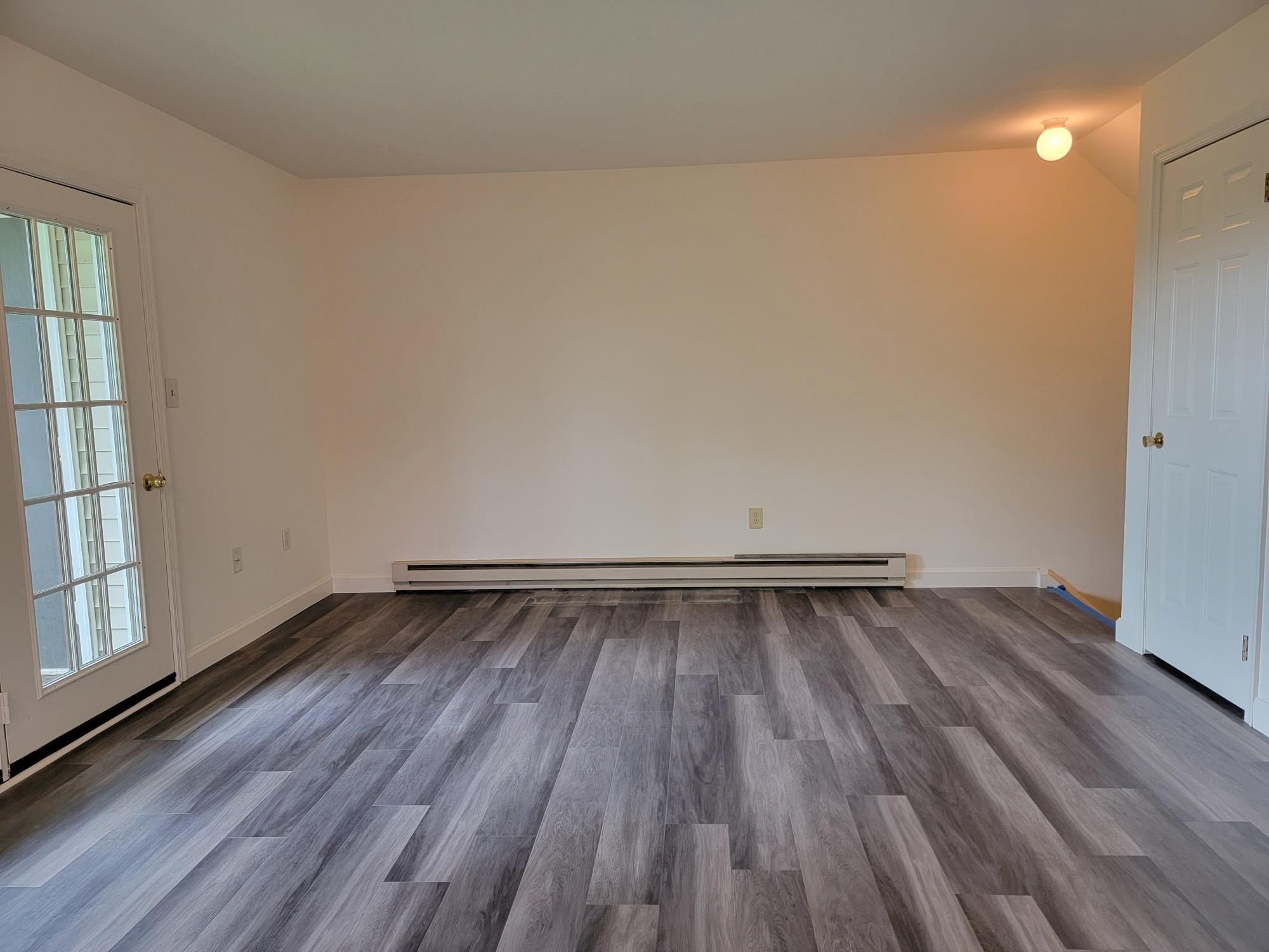 Building Photo - 137 E Walnut St