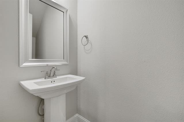 Building Photo - 325 Colusa Dr