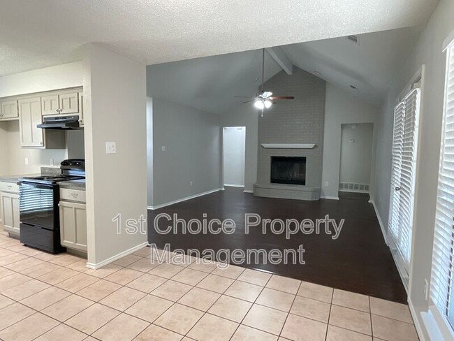 Building Photo - 459 Little Valley Ct