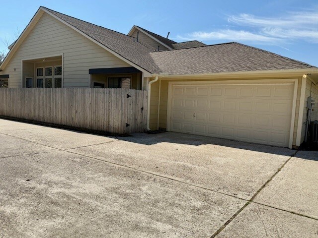 Building Photo - 3611 Cedar Flats Ln